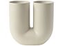 2_zkink-vase-sand-muuto-5000x5000-hi-res.jpg