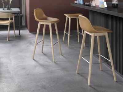 Fiber bar stool H65 with backrest / wooden base