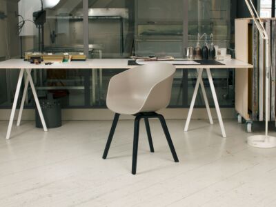 Loop Stand Table