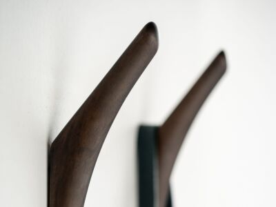 Dark brown PI wall hanger - mahogany - varnished - set of 2