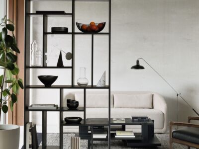 Etagère M en chêne - noir - vernis
