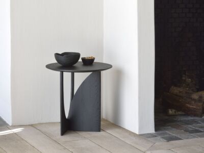 Table d'appoint Geometric en chêne - noir - vernis