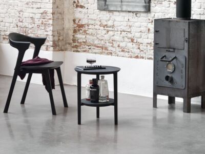 Table d'appoint Bok en chêne - noir - vernis