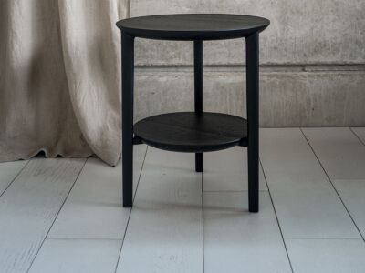 Table d'appoint Bok en chêne - noir - vernis