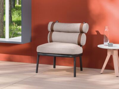 Roll l Club chair