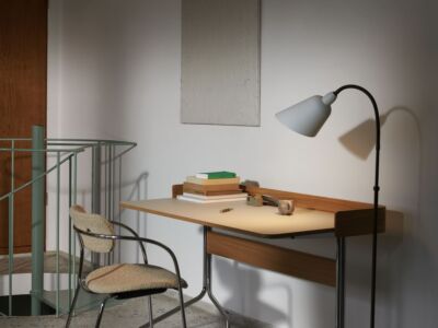 Pavilion AV17 | Compact desk