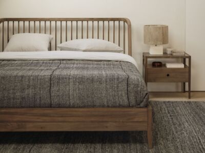 Spindle Bed | Solid wood