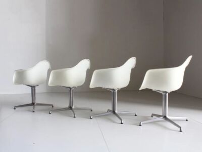 Eames Plastic Armchair | DAL Bezogene Sitzfläche