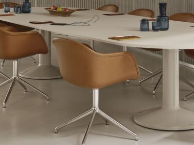 Midst Table | Table de conférence - Power Cut-Out