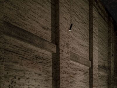Circus Solo | Suspended spotlight