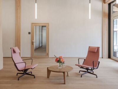Aluminium Chair EA 124 