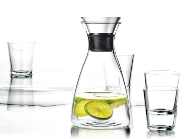 2_zCarafe with tumblers 567460.jpg