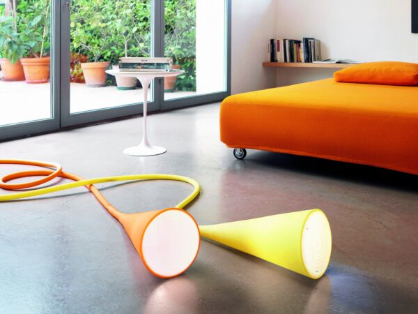 5_UTO_yellow_room_set.jpg