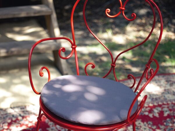5_Bridge-1900-et-coussin-outdoor-Fermob-Album-2013.jpg