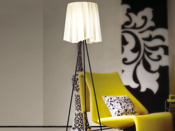 5_Flos_Rosy_Angelis_Floor_Lamp_Philippe_Starck_FU616020_4.jpg