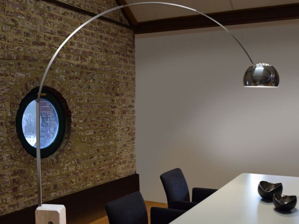 5_flos-arco-led-floor-lamp-with-dimmer--32-h-232-cm-chrome-white.jpg