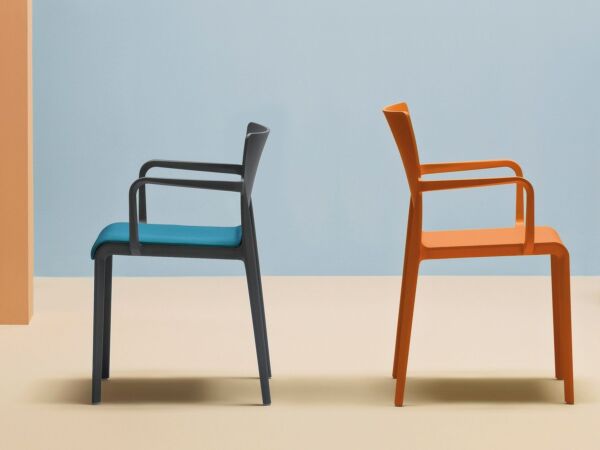 5_VOLT-Chair-with-armrests-PEDRALI-88931-rel212d7feb.jpg