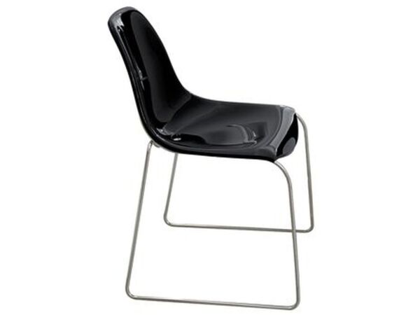 2_01331bd77148e540plastic-chairs.jpg