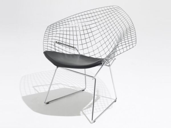 5_Knoll-Diamond-Armchair-in-Leather.jpg