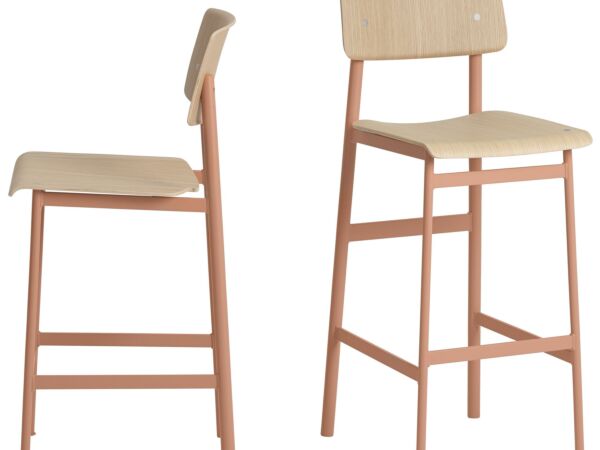2_zLoft-barstool-group-dusty-rose-oak-Muuto-5000x5000-hi-res.jpg