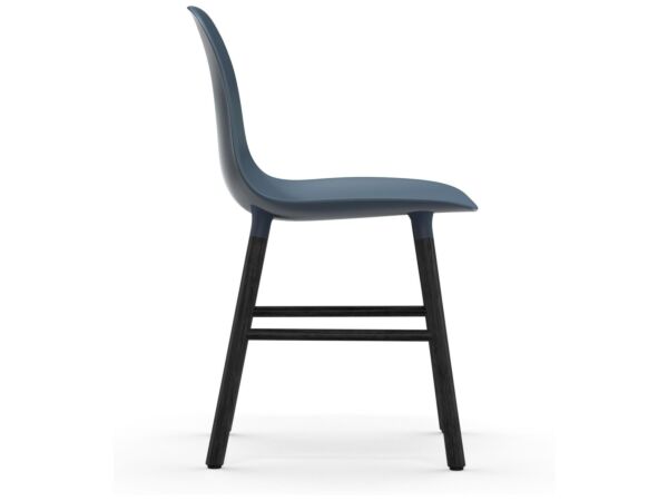 2_603203_form_chair_blueblack_3.jpg