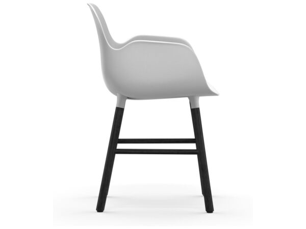 2_603206_form_armchair_whiteblack_3.jpg