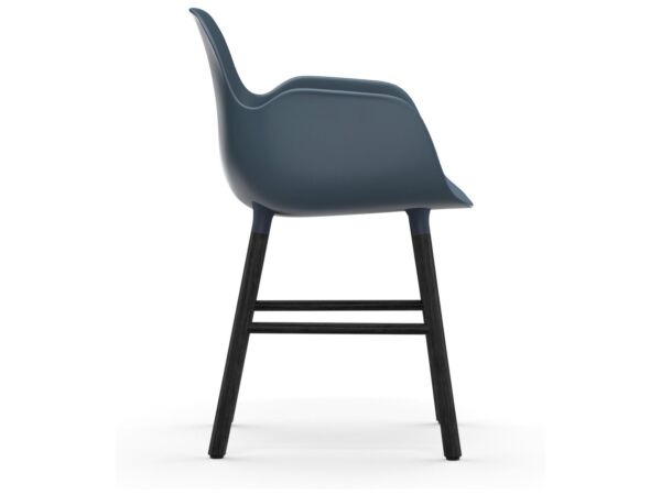 2_603209_form_armchair_blueblack_3.jpg
