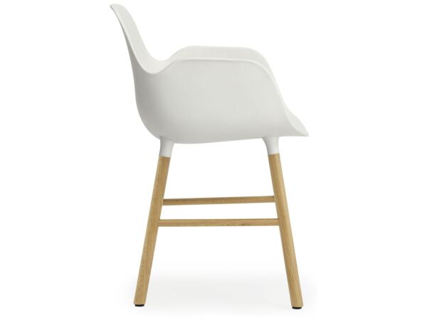 2_602762_form_armchair_whiteoak_3.jpg