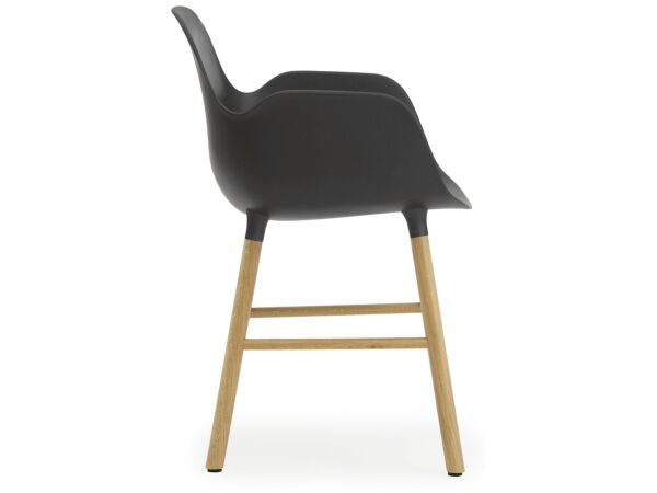 2_602764_form_armchair_blackoak3.jpg