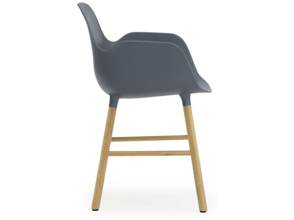 2_602765_form_armchair_blueoak_3.jpg