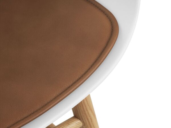 5_602637_normann_copenhagen_seat_cushion_form_leather_brandy_2.jpg
