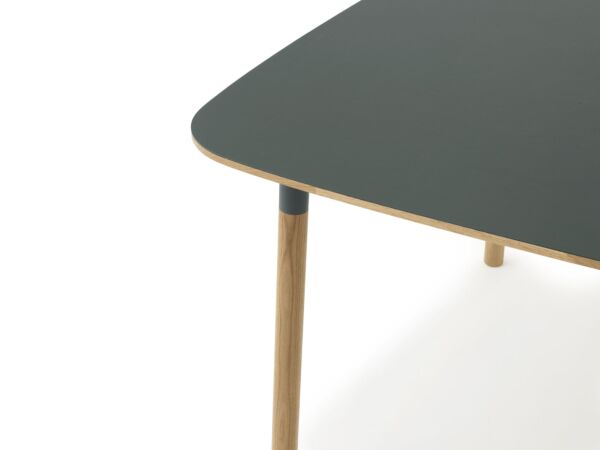 5_1602832_form_table_120x120cm_greenoak_4.jpg