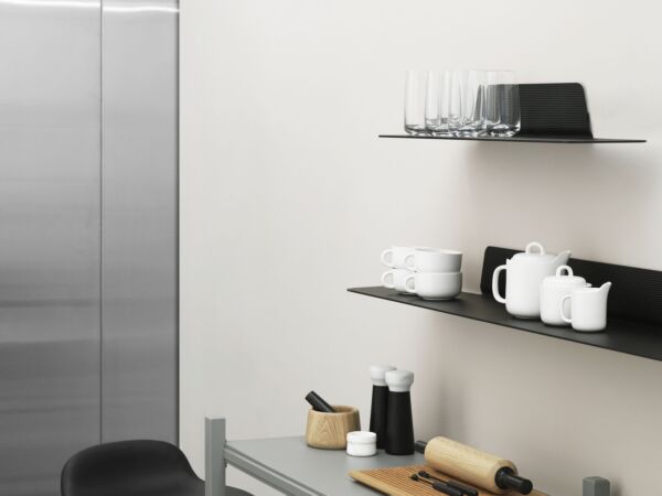 5_6009_normann_copenhagen_jet_shelf_in_kitchen_black_2.jpg