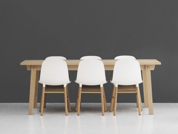 5_6022_Slice_Table_w_MyChair_3.jpg
