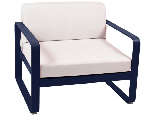 2_bellevie_fauteuil-bas-blanc-grisé_bleu-abysse.jpg