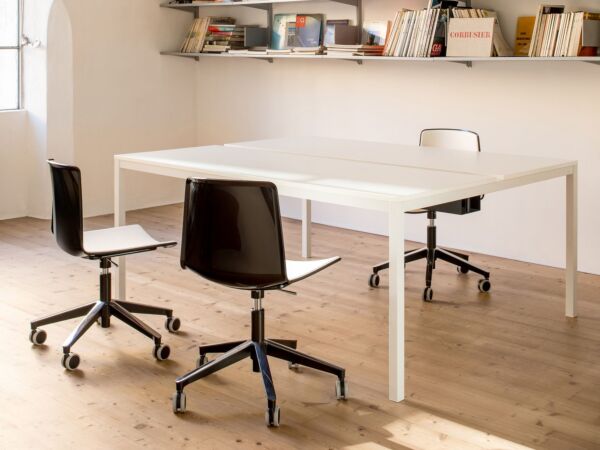 5_TWEET_891_BI-NE_NE+KUADRO DESK_TK2S179X140_BI_02_low.jpg