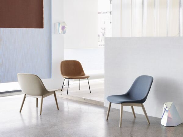 5_Fiber-lounge-chair-PR-divina-154-st-trio-236-cognac-silk-wide-muuto-org.jpg