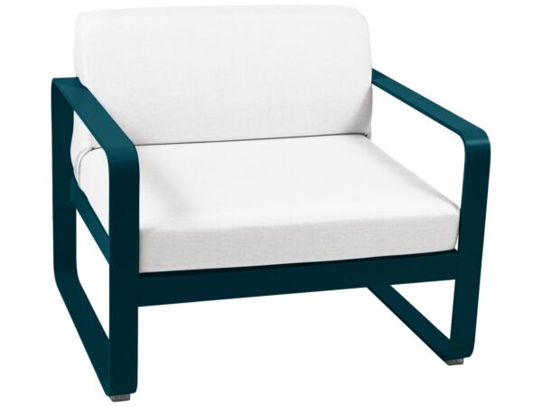2_bellevie_fauteuil-bas-blanc-grisé_bleu acapulco.jpg