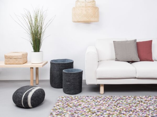 5_greta-filzkugelteppich-rechteckig-multifarben-pastell-ambiente-myfelt-1.jpg