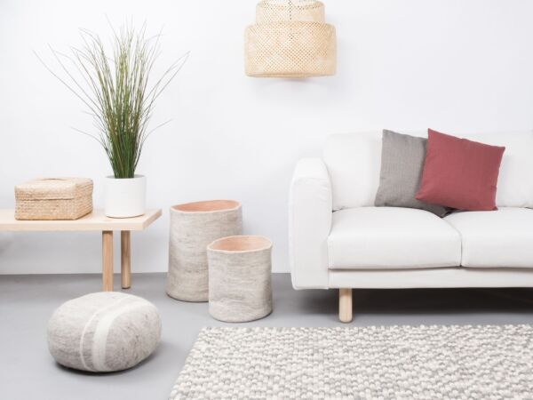 5_hella-filzkugelteppich-rechteckig-multifarben-natur-hell-ambiente-myfelt-1.jpg