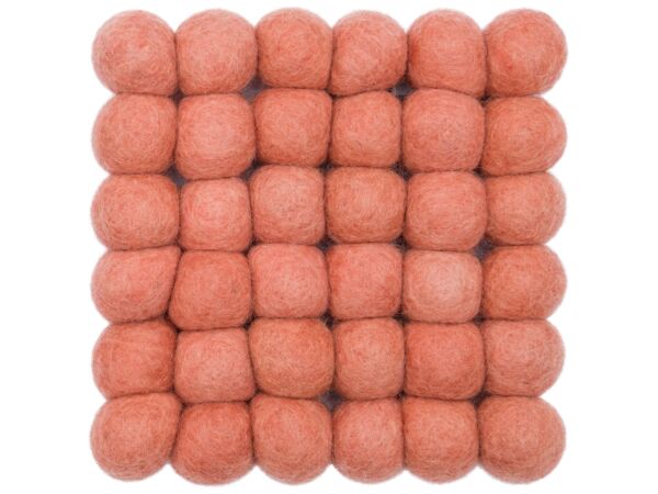 2_zlea-filzkugelteppich-rechteckig-lachsfarben-muster-myfelt.jpg