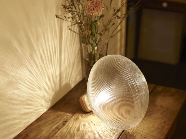 5_L0010101_tidelight_table lamp_transparent_©Ola Rindal_lifestyle_HD_(1).jpg