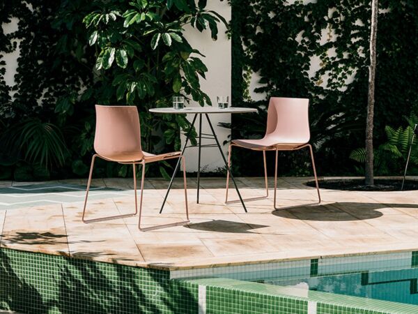 5_Arper_Catifa46_chair_PrivateResidence_ph-SalvaLopez_sled_polypropylene_0278_1.jpg