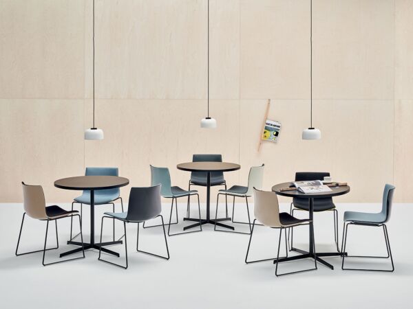 5_Arper_Catifa46_chair_ph-MarcoCovi_sled_Polypropylene_front-face-upholstery_0468_1.jpg