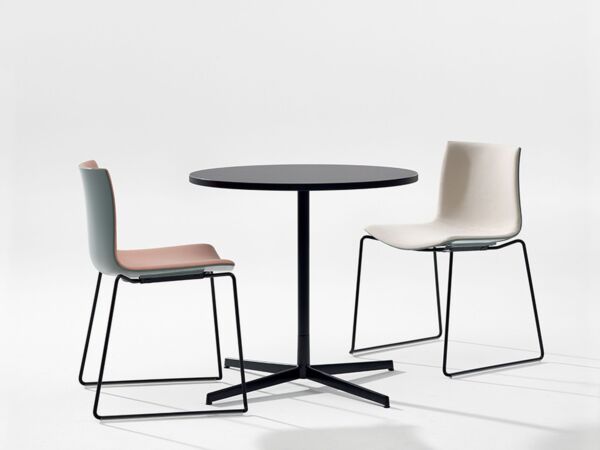 5_Arper_Catifa46_chair_ph-MarcoCovi_sled_Polypropylene_front-face-upholstery_0468_5.jpg