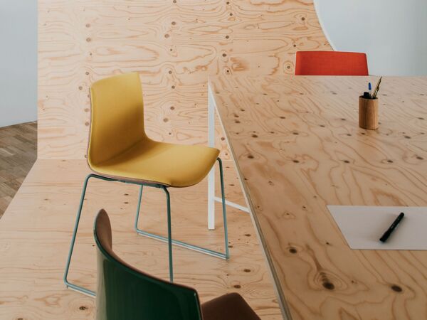 5_Arper_Catifa46_chair_Private-Office_ph-SalvaLopez_sled_Polypropylene_front-face-upholstery_0468_4.jpg