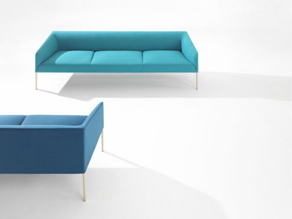 5_Arper_Saari_sofa_3seats_MarcoCovi_L20_2713_2.jpg