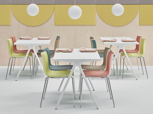5_Arper_Catifa46_chair_ph-MarcoCovi_4legs_polypropylene_0251.jpg