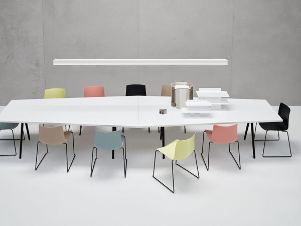 5_Arper_Catifa46_MarcoCovi_chair_sled_V39_polypropylene_0278.jpg