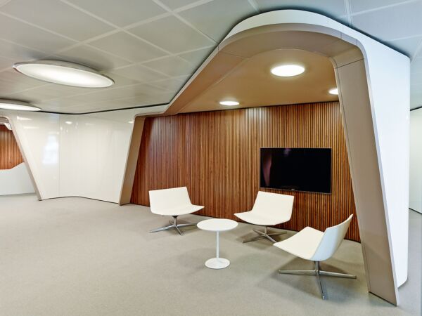 5_Arper_Catifa80_lounge_4ways_InaugureHospitalityGroup_2009.jpg